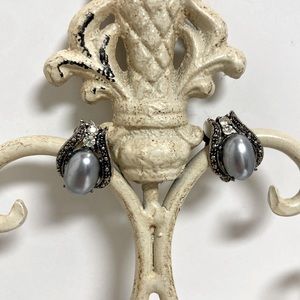 Elegant Clip On Earrings!